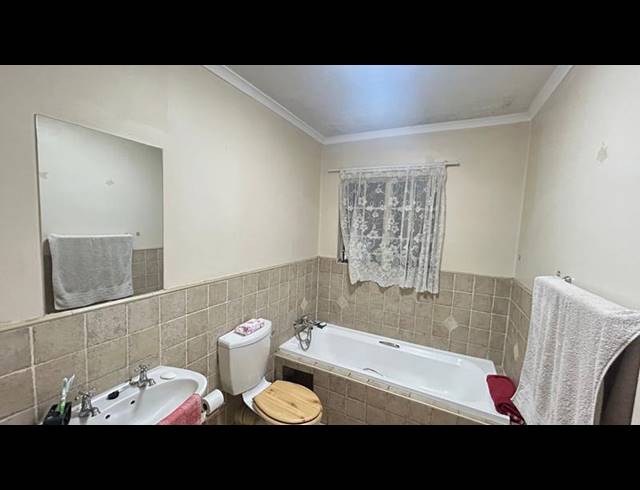 2 BEDROOM APARTMENT FOR SALE IN CASTLEVIEW